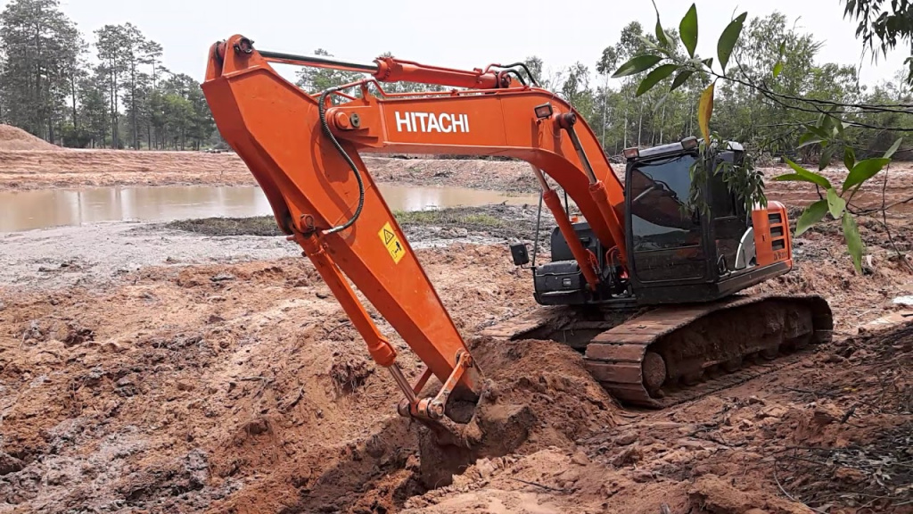 Гусеничный экскаватор Hitachi ZX 200